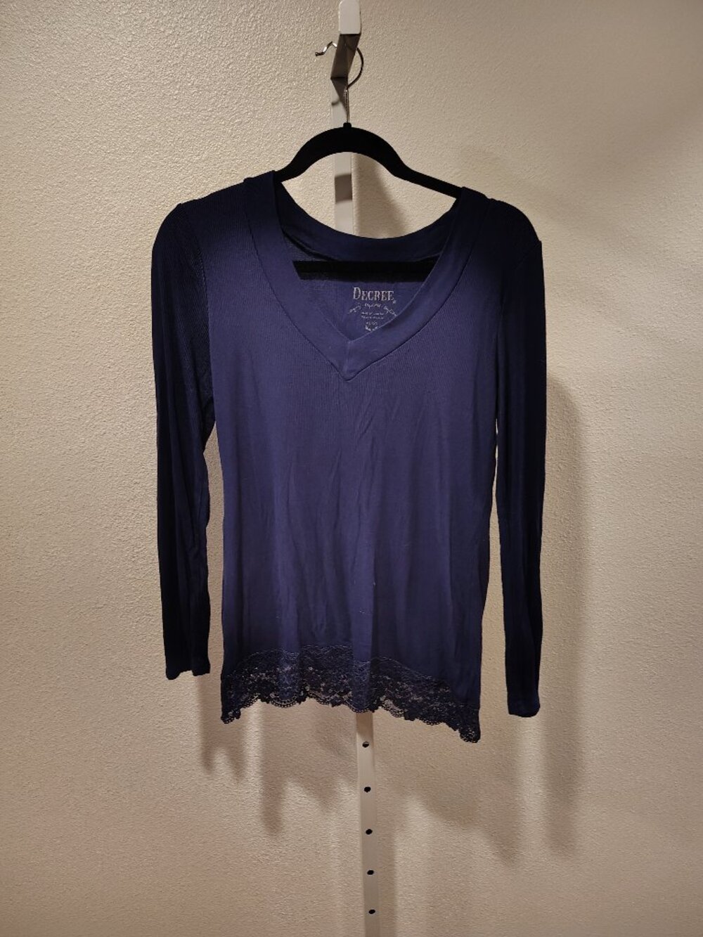 Decree Women's Long Sleeve Top Size XL Ribbed V-Neck Lace Rayon Spandex Stretch